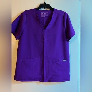Figs scrubs . Color purple. Size L. Worn only once. Excellent condition.